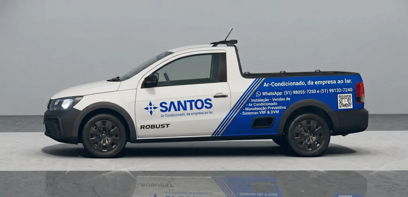 Veículo da Santos Ar-Condicionado adesivado com a identidade da empresa